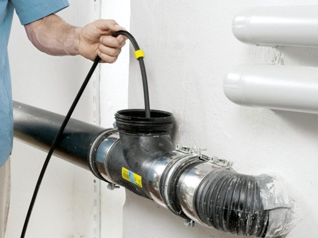 Metode eficiente pentru conducta blocata acasa 1 desfundare canalizare 3 1200x900 1